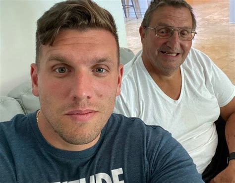 May 3, 2022 ... Serial inside blaster and now father and comedian Chris Distefano talks to me about what it's like to be a father. Chris was about as honest ...